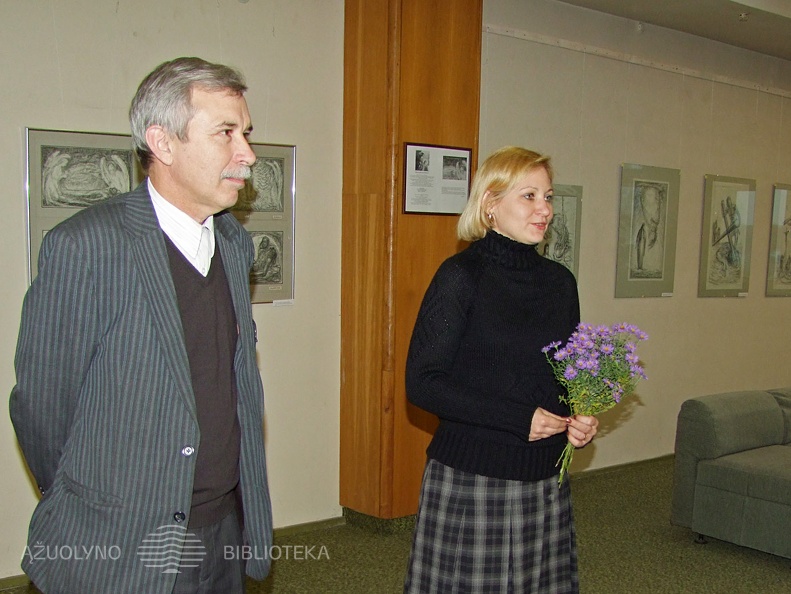 Autorių pristato bibliotekos darbuotoja V.Gerasimovienė