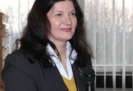 Meno skyriaus vedėja Stasė Jomantienė trumpai pristatė parodą KAVB