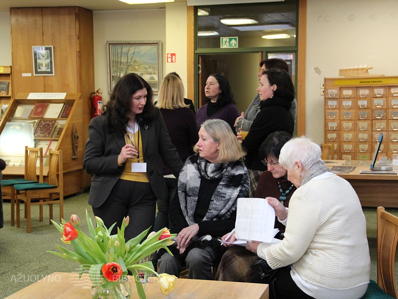 Prie knygų malonu ir pabendrauti