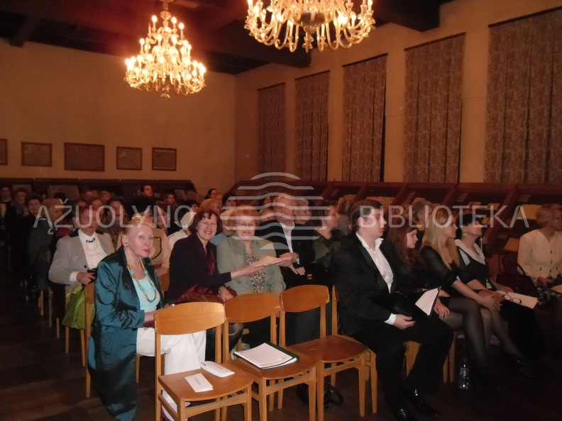 1.  Akimirka prieš renginį.