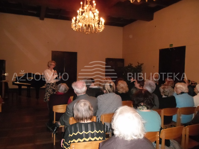 2. Vakaro vedėja muzikologė D. Merčaitytė.