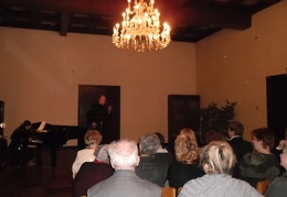 7. Dainuoja VDU MA lektorius Giedrius Prunskus.