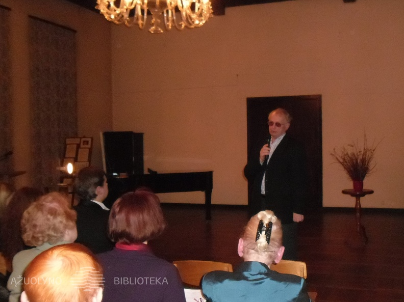 12. Pasisako kompozitorius Algimantas Kubiliūnas.