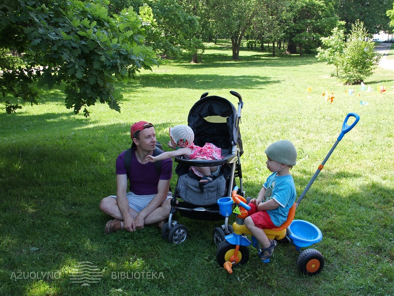 Vasara su knyga atidarymas