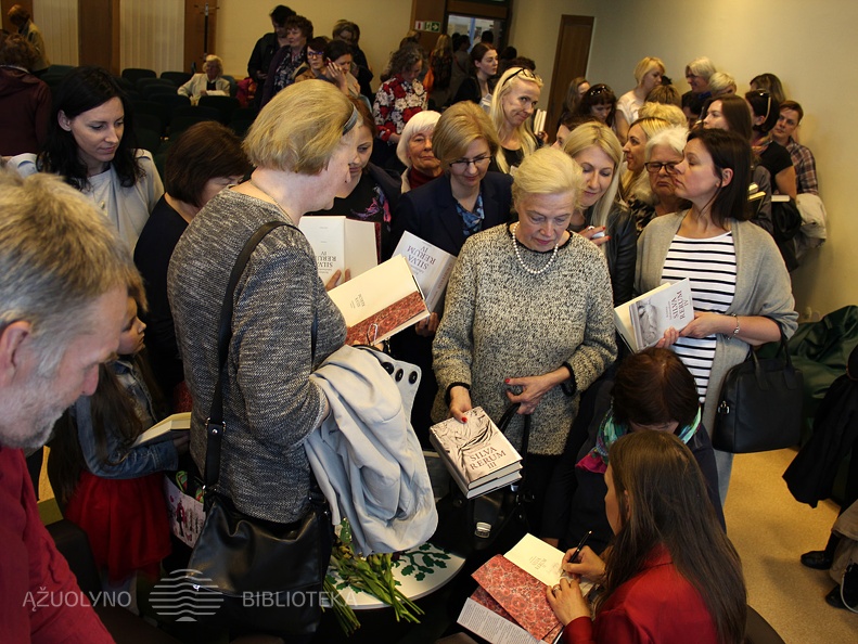 Rašytojos gerbėjų eilės