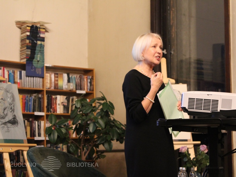 Pasakoja Nacionalinio Kauno dramos teatro aktorė Inesa Paliulytė