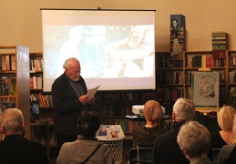 Nacionalinio Kauno dramos teatro aktorius Albinas Budnikas skaito Algimanto Masiulio laišką